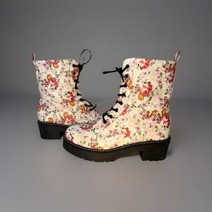 UNIONBAY - Women's Hayden White Rose‎ - Size 11 M